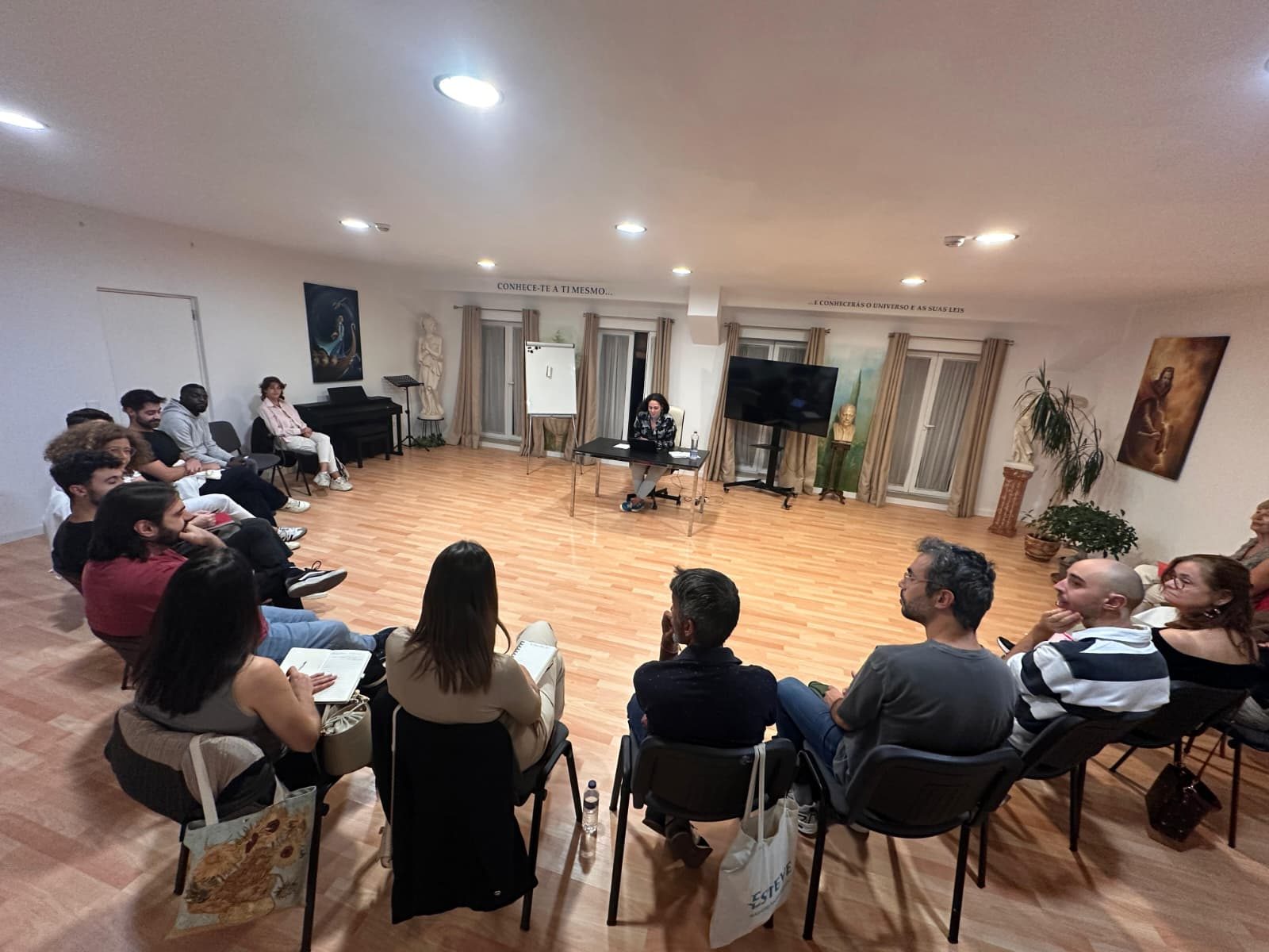 Sessão do curso em círculo